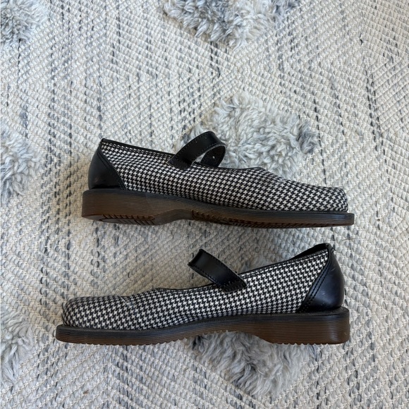 Dr Martens - Picture 4 of 11